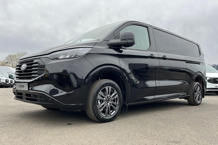 Ford TRANSIT CUSTOM Photo c1f1b1d4-8225-4f15-b18e-1fde3c9de610.jpg