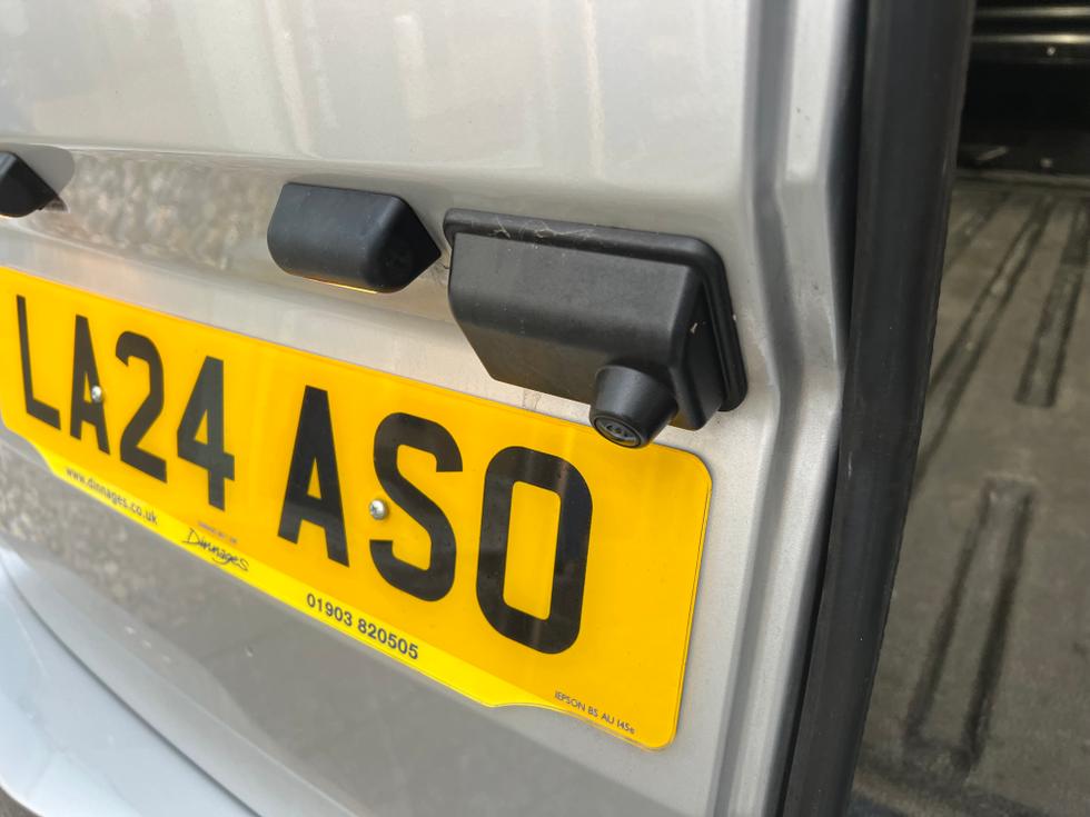 Ford Transit Custom Photo c1fb3812-035a-45f7-9d8a-15e0850ea598.jpeg