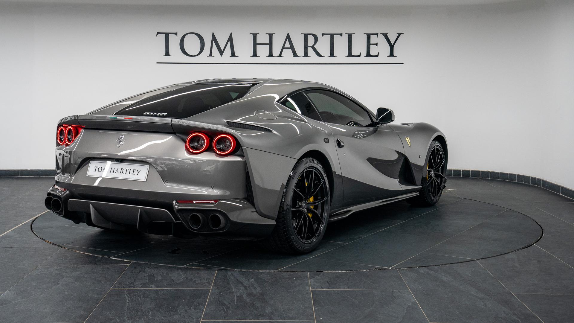 Ferrari 812 Photo c1fbb6af-2c86-466f-82a8-6309d8604d75.jpg