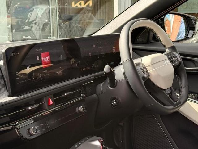 Kia EV6 Photo c20b456d-c41f-4423-8b5c-b0f5970da6ac.jpg