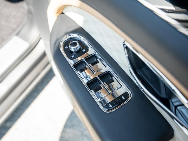 BENTLEY Bentayga  Photo 37