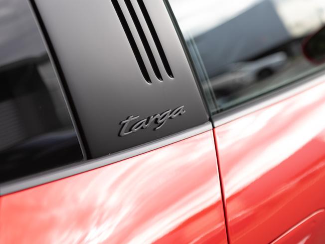 PORSCHE 911 Photo 37
