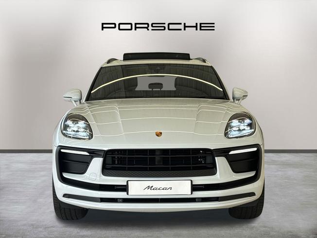 PORSCHE Macan Photo 2