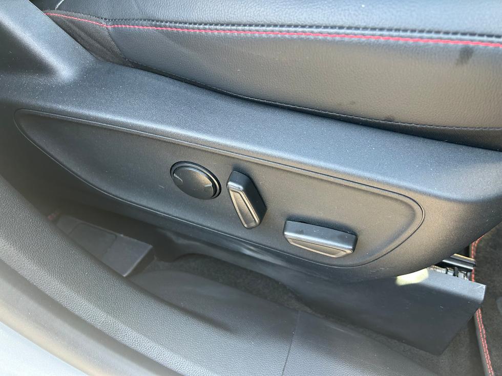 Ford Kuga Photo c24075f7-2545-473b-99df-2f4cbc27d530.jpeg