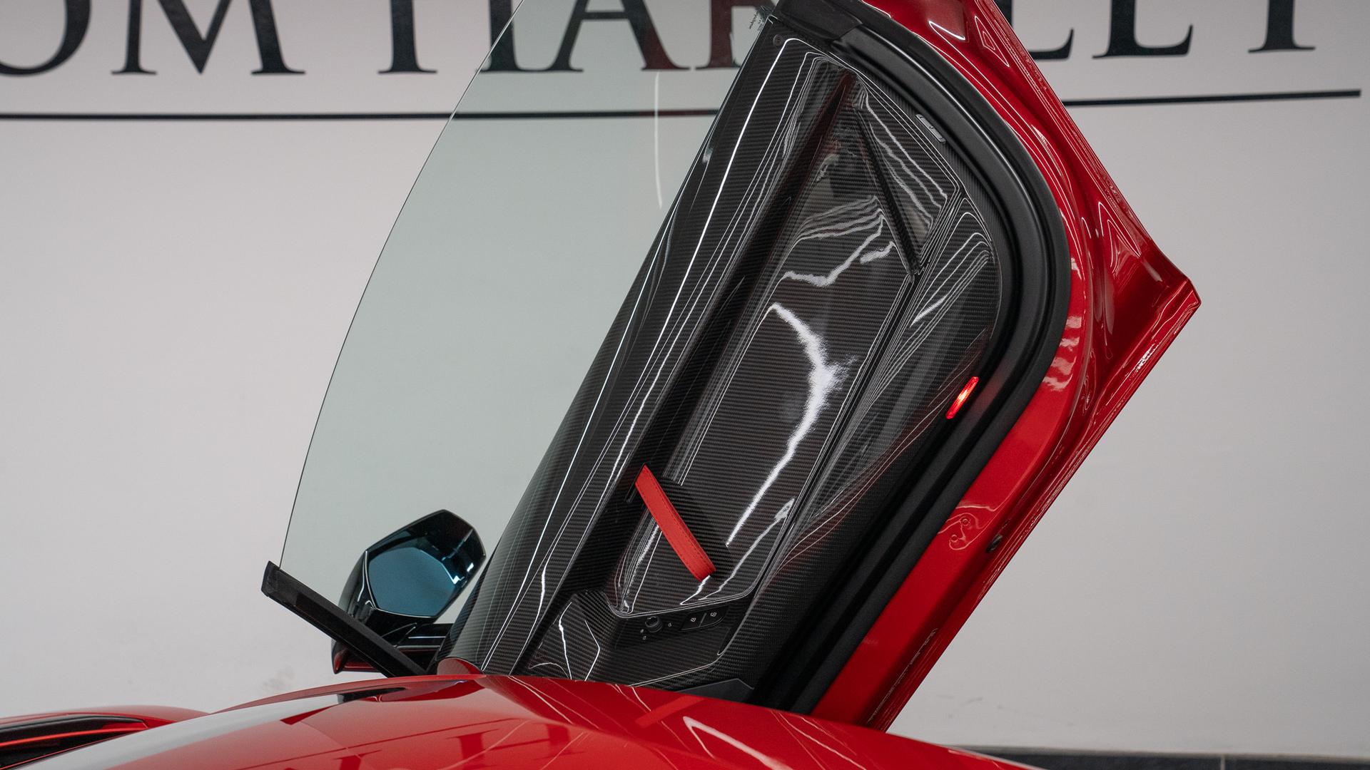 LAMBORGHINI Aventador Photo c243b26e-7f39-4bb9-b7d9-3470e1645039.jpg