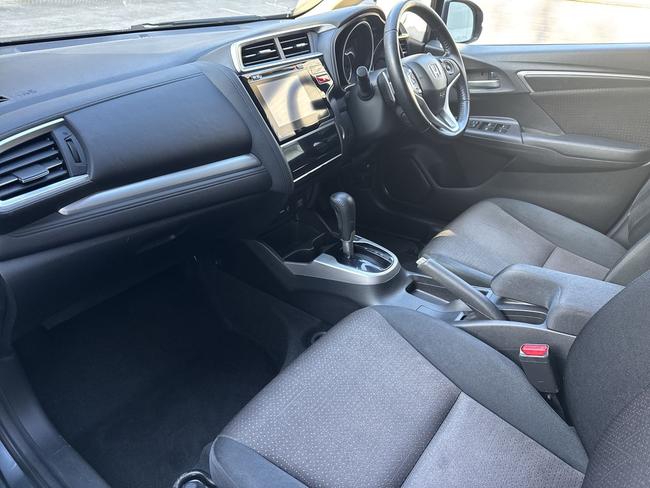 Honda Jazz Photo c24605aa-f8a6-4e9c-81fc-5e7e1c3946d2.jpg