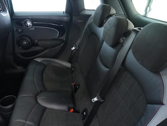 MINI Hatch Photo c26f9ec7-a20e-43d8-97e4-c414015cd12b.jpg