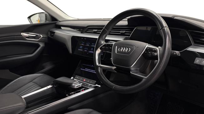 Audi Q8 e-tron Photo 6