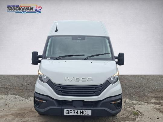 Iveco DAILY LWB AUTO Photo