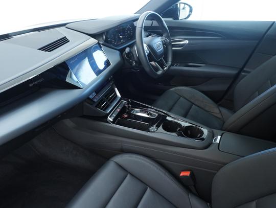 Audi e-tron GT Photo c2826a72-bcf1-45c5-ade7-d3fe5c3e52b1.jpg