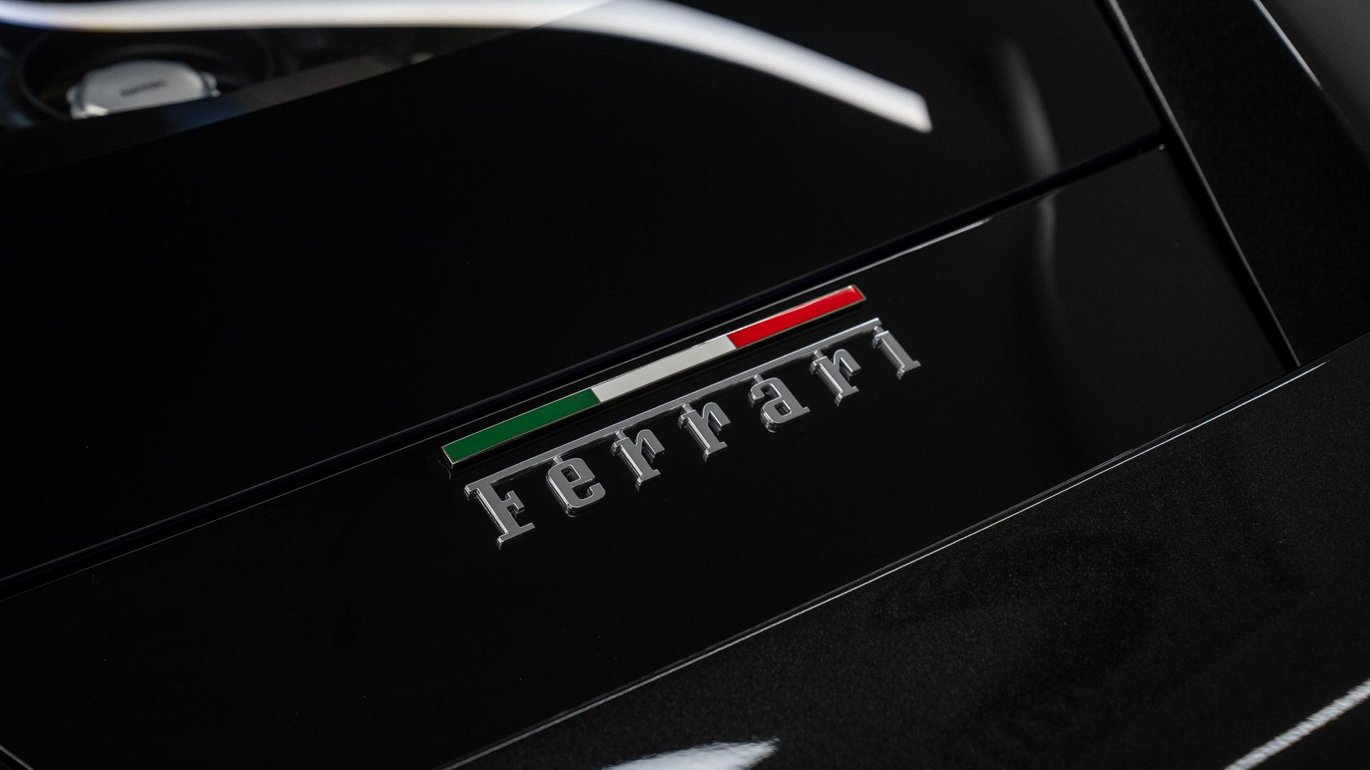 Ferrari F8 Photo c28cbb97-04c7-4aa1-abee-647c289655cc.jpg