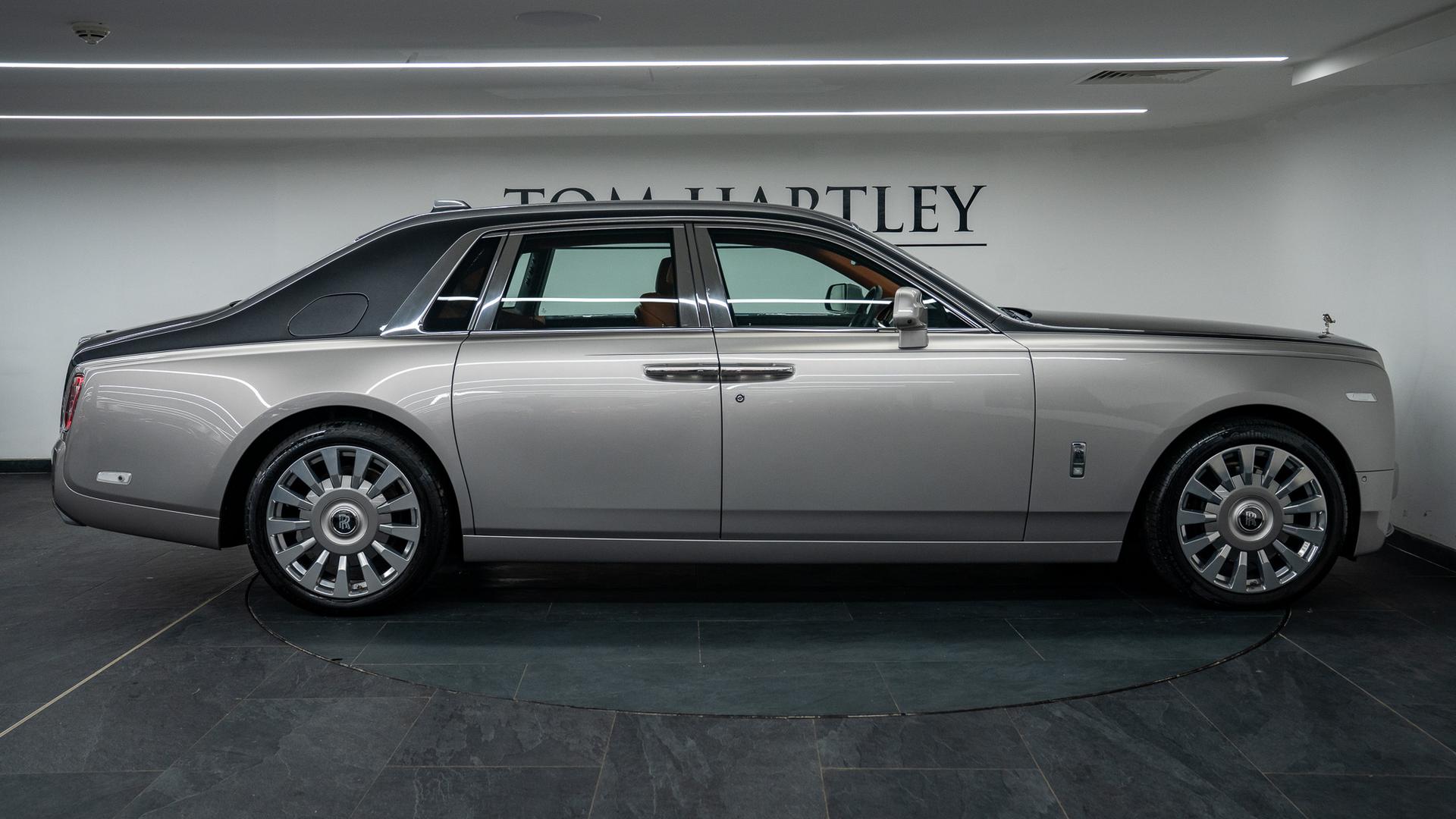 Rolls-Royce Phantom Photo c28cc513-7e88-4c69-8009-9170d87b593b.jpg
