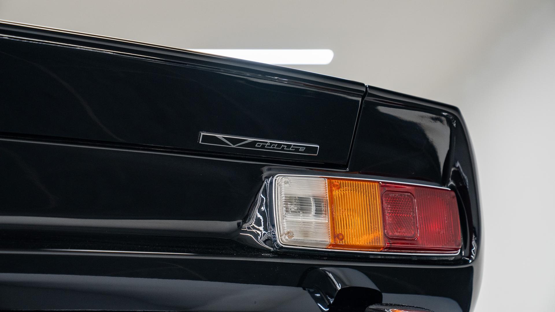 Aston Martin V8 Photo c29d5322-c7b5-4373-899e-2ac2f3a138a8.jpg