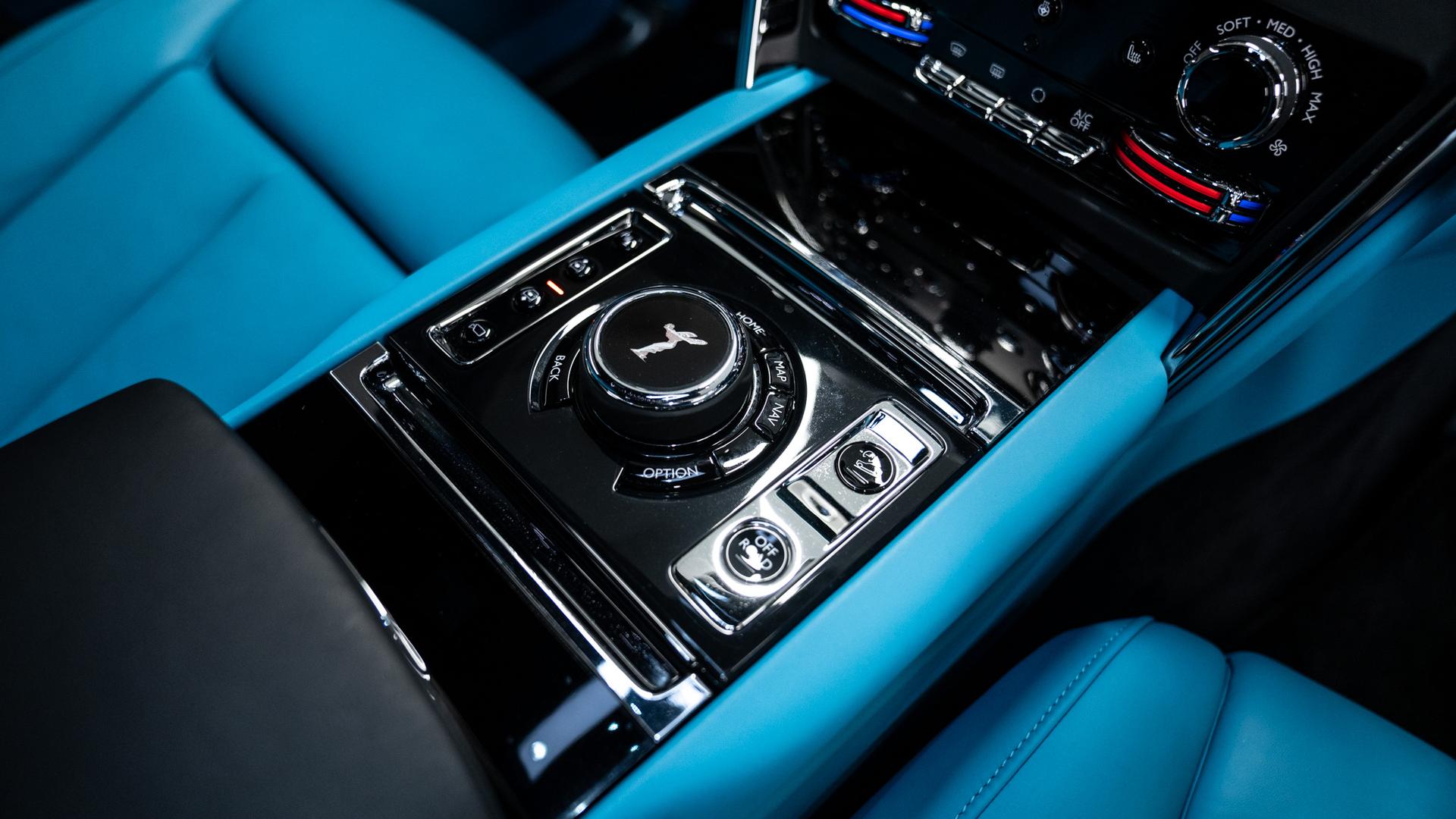 Rolls-Royce Cullinan Series II Photo c2ad86f2-e30b-44aa-b2ab-b98b22dc8df7.jpg