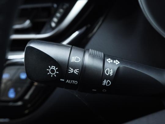 Toyota C-HR Photo c2b485d5-ae38-4e1c-835f-b2d0c7593844.jpg