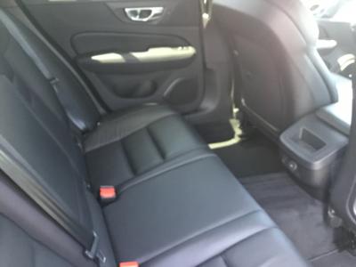 Volvo V60 Cross Country Photo 18