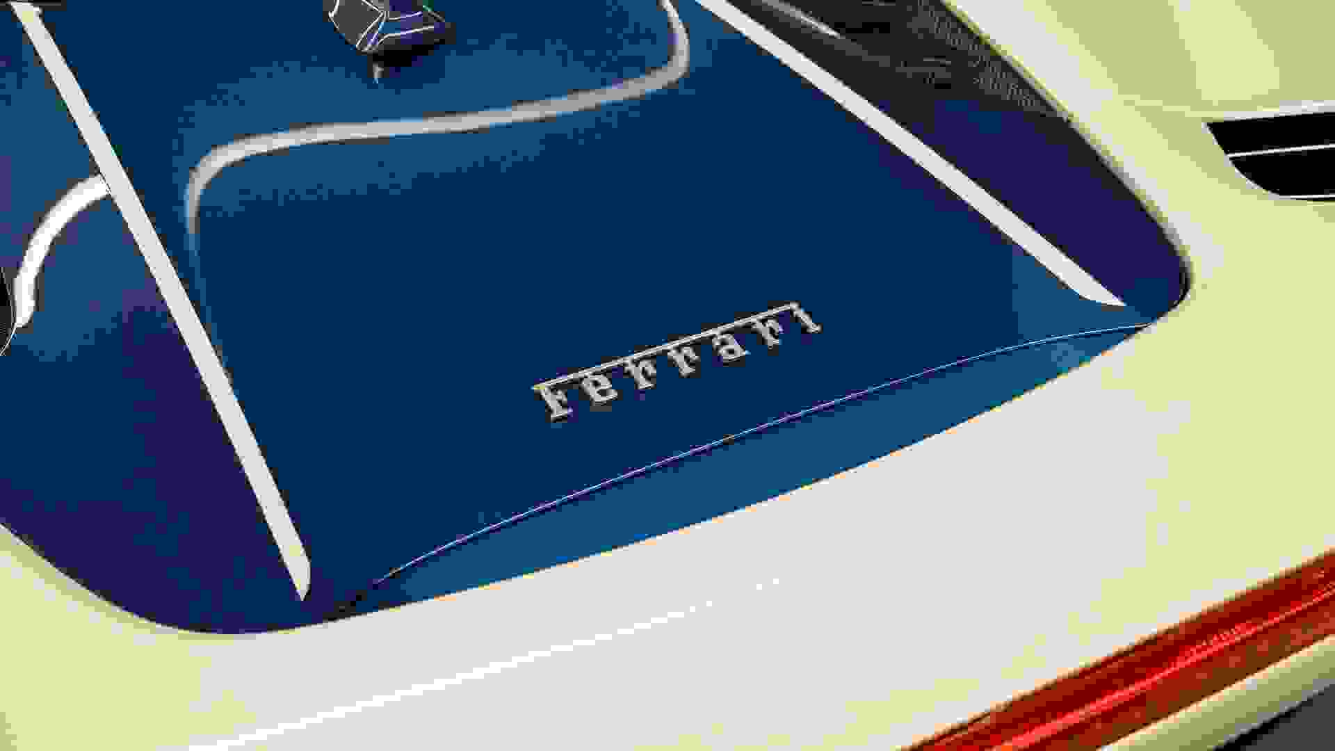 Ferrari 488 Photo c2be8d97-b2ec-4f23-b72a-613573c92932.jpg