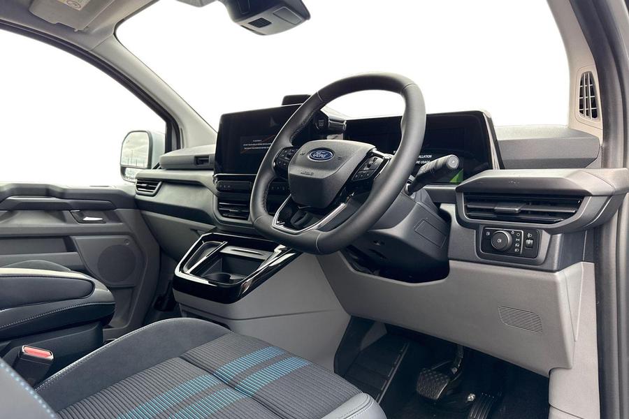 Ford TRANSIT CUSTOM Photo c2bed1a1-1ed8-421b-9d88-6d26eb875b8c.jpg