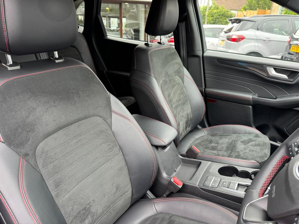 Ford Kuga Photo c2c64bde-ceaf-46c1-b126-cb4623e60cab.JPEG