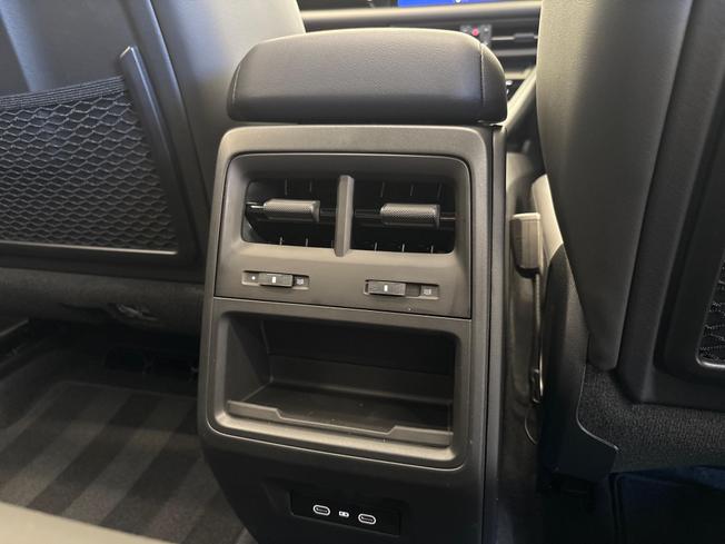 PORSCHE Macan Photo 44