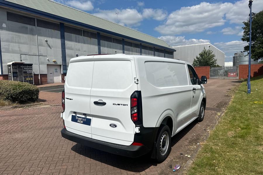 Ford TRANSIT CUSTOM Photo c2f6de2e-d21b-4cec-88c7-4ed0e4cd35b3.jpg
