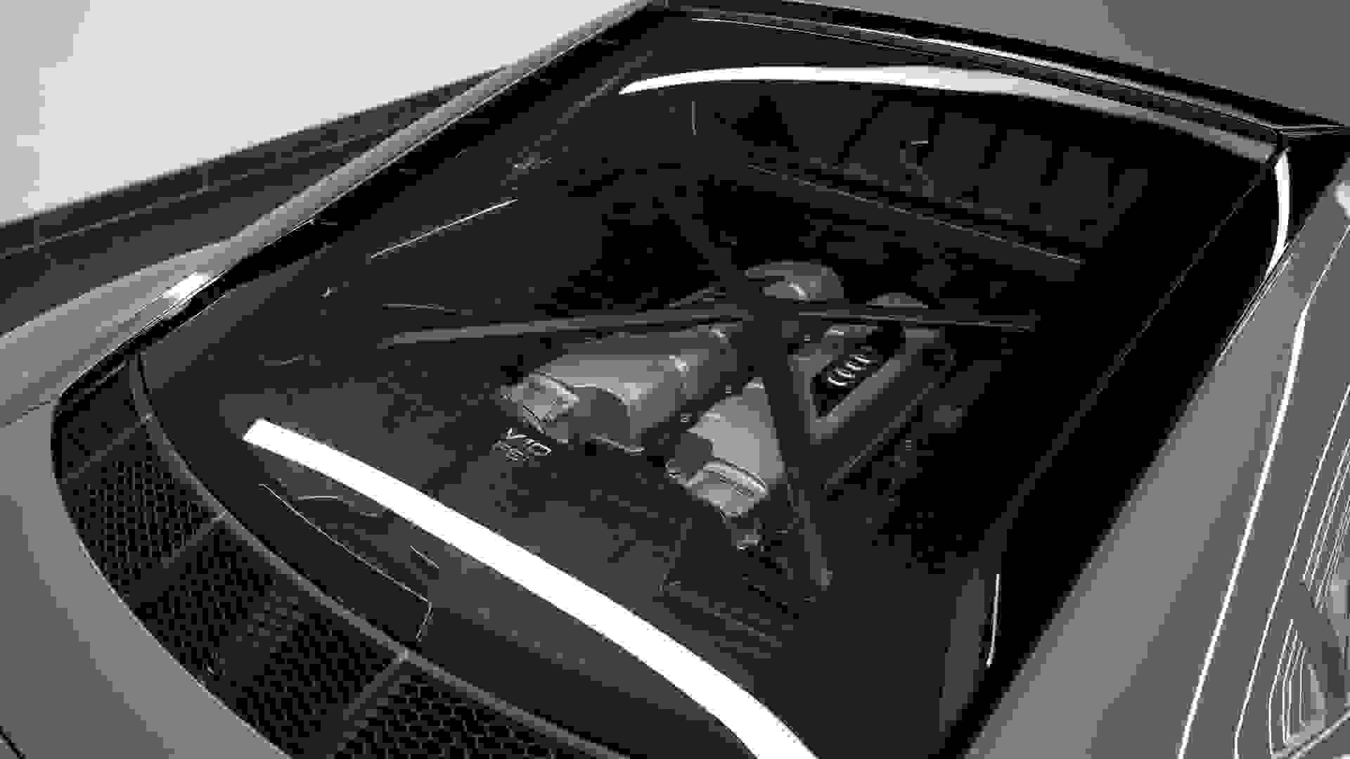 Audi R8 Photo c2fafe06-5f17-457d-acf1-66e06a952cbf.jpg