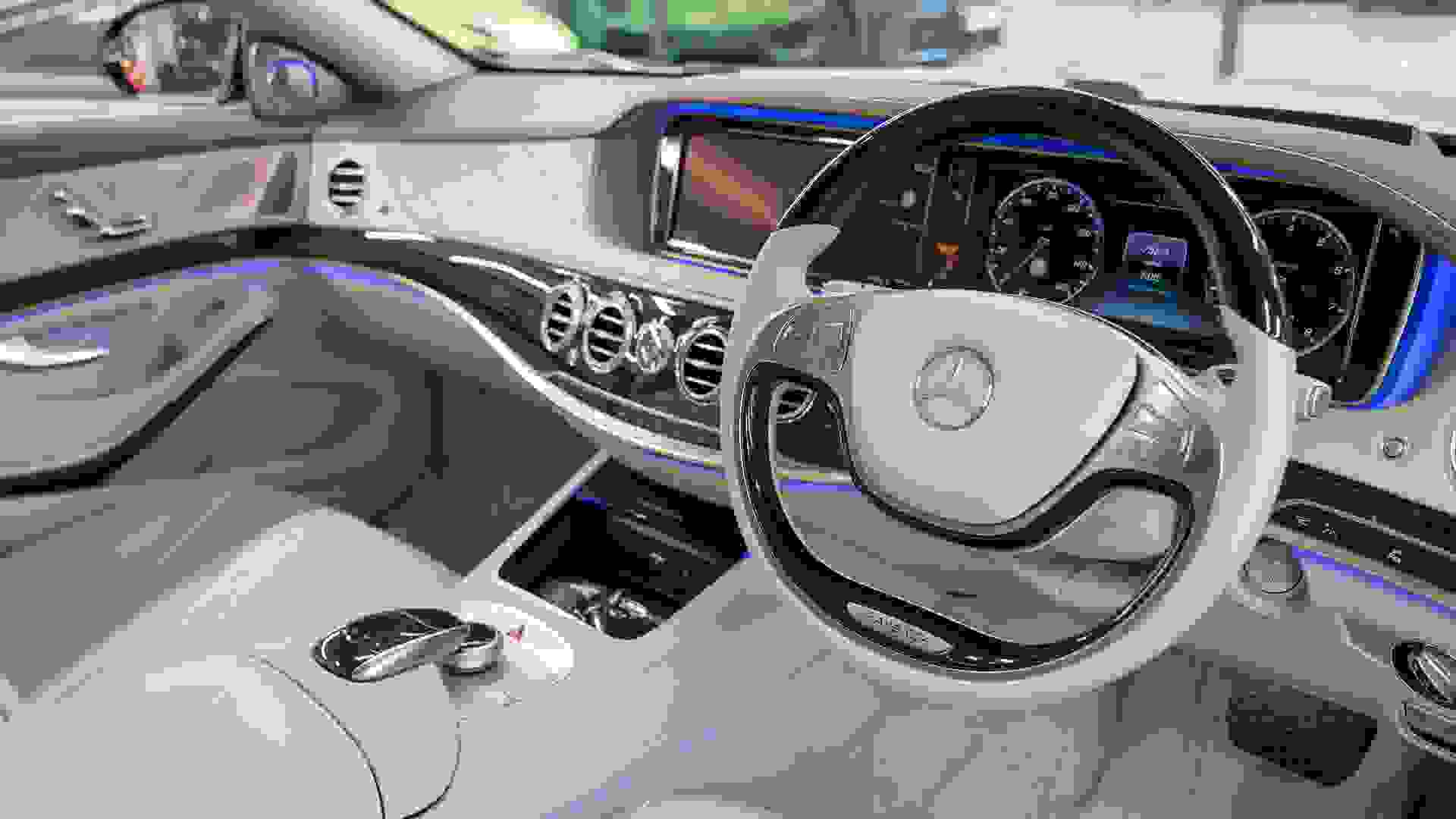 Mercedes-Benz Maybach S600 Photo c300ab58-05eb-4613-99e4-01199a25a1a5.jpg