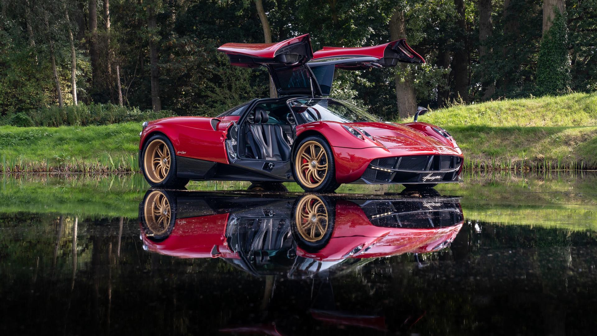 2013 Pagani Huayra Coupe 2