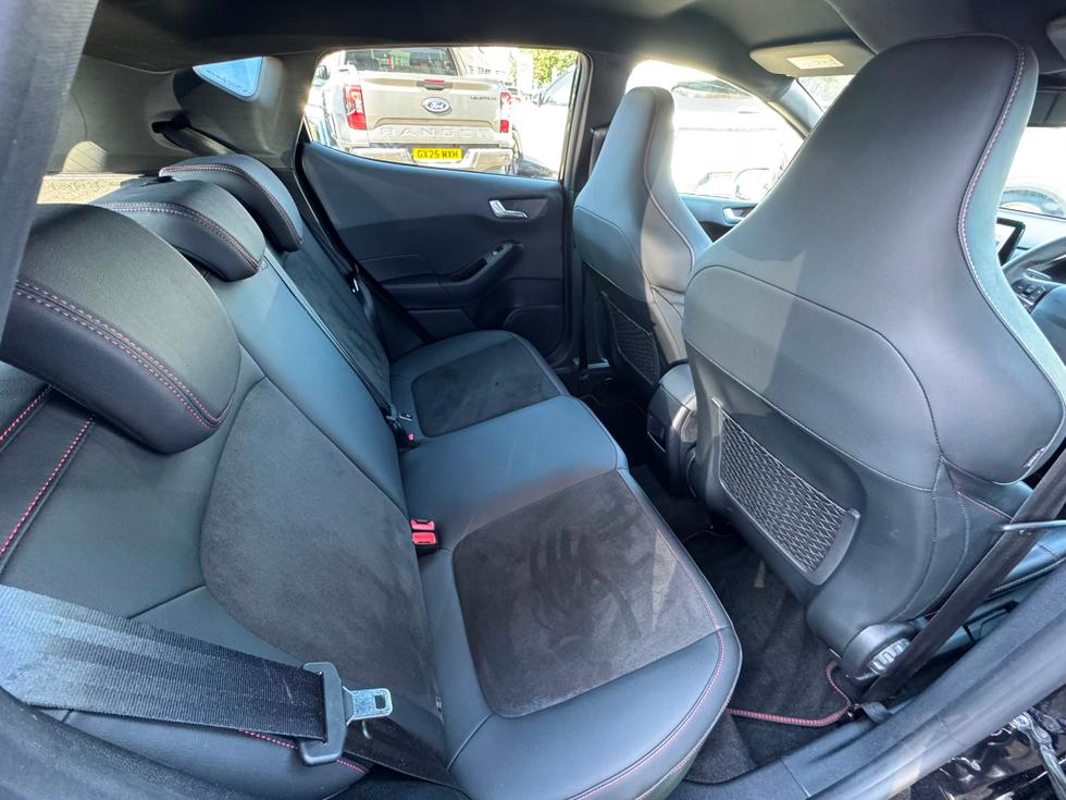 Ford Fiesta Photo c3182d72-1ce9-4653-aafb-dc9e472d221f.jpg