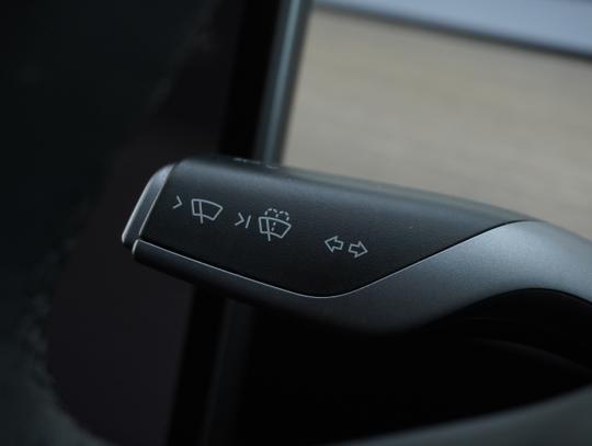 TESLA Model Y Photo c318caaa-f024-4f2b-8d19-d57b64fd2bc4.jpg