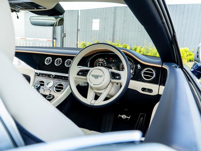 BENTLEY Continental GT  Photo 17