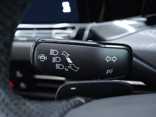 Volkswagen Golf Photo c34b15b2-bb12-4bf4-b84f-8a8464d3b60c.jpg