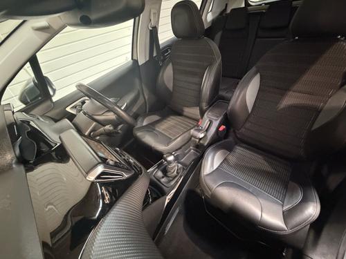 Peugeot 2008 Photo c3507b0d-bbec-4d1c-ab39-6ad503c41c10.jpeg