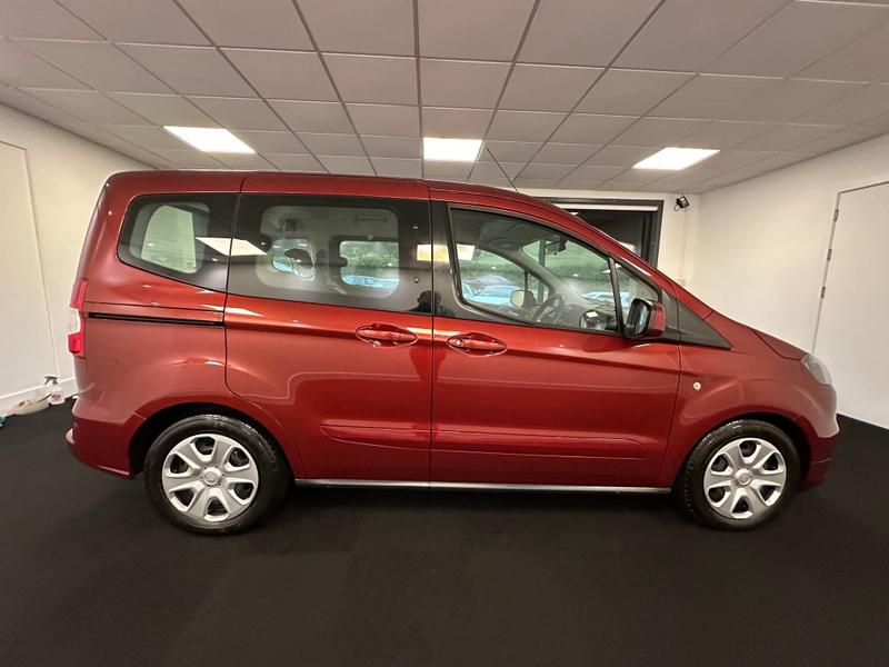 Ford Tourneo Courier Photo c36176c9-8644-46ca-be29-806cdb6d4087.jpg