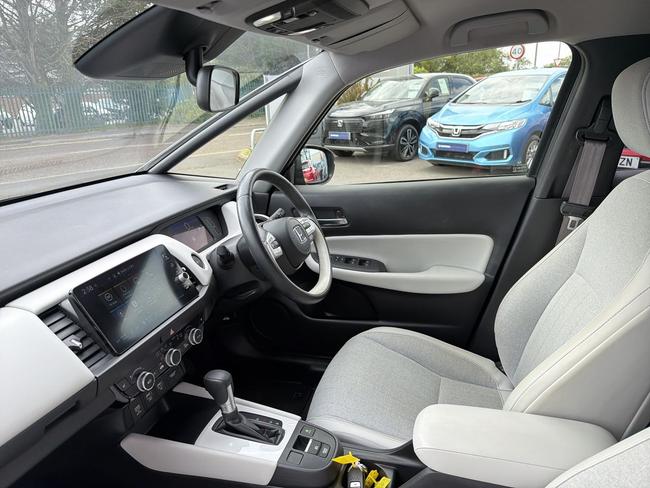 Honda Jazz Photo c362ee1d-1e2d-44e0-b7dd-c02239dc7ead.jpg