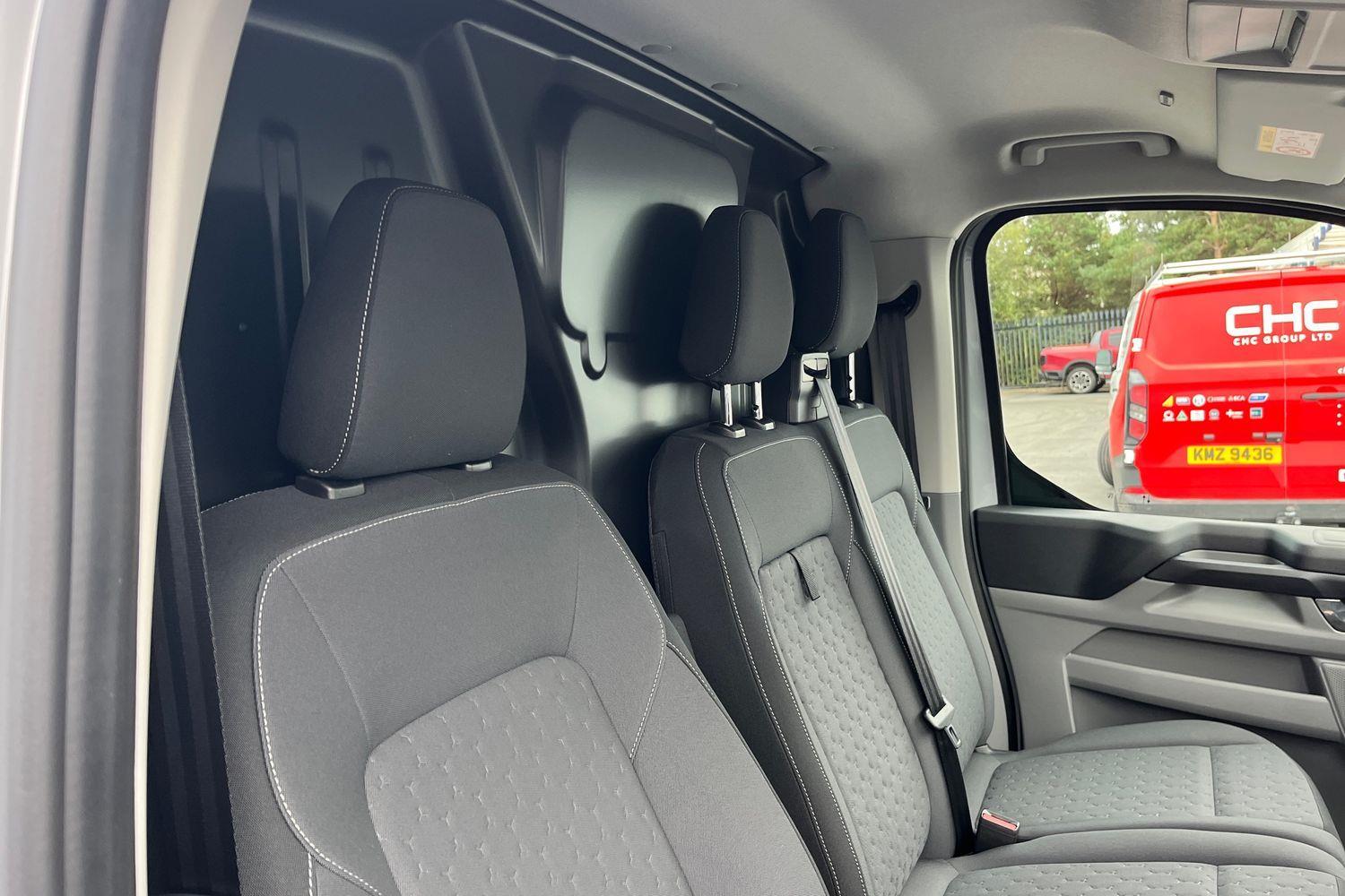 Ford TRANSIT CUSTOM Photo 32