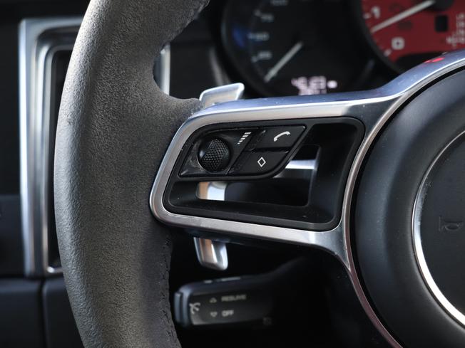 PORSCHE Macan Photo 12