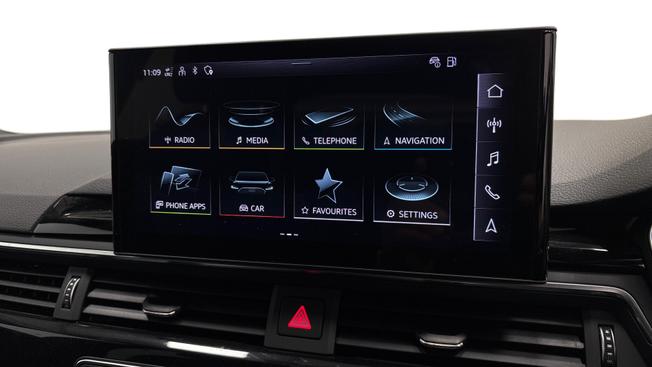 AUDI A4 Avant Photo 8