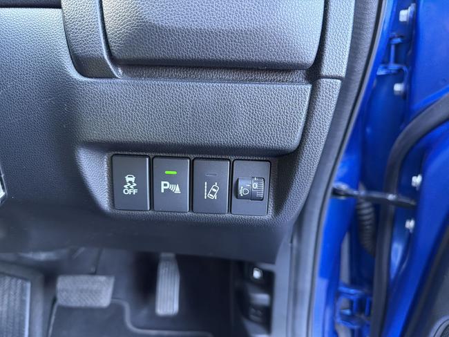 Honda Jazz Photo c396f10b-96c8-4a94-a66c-b180d8978181.jpg