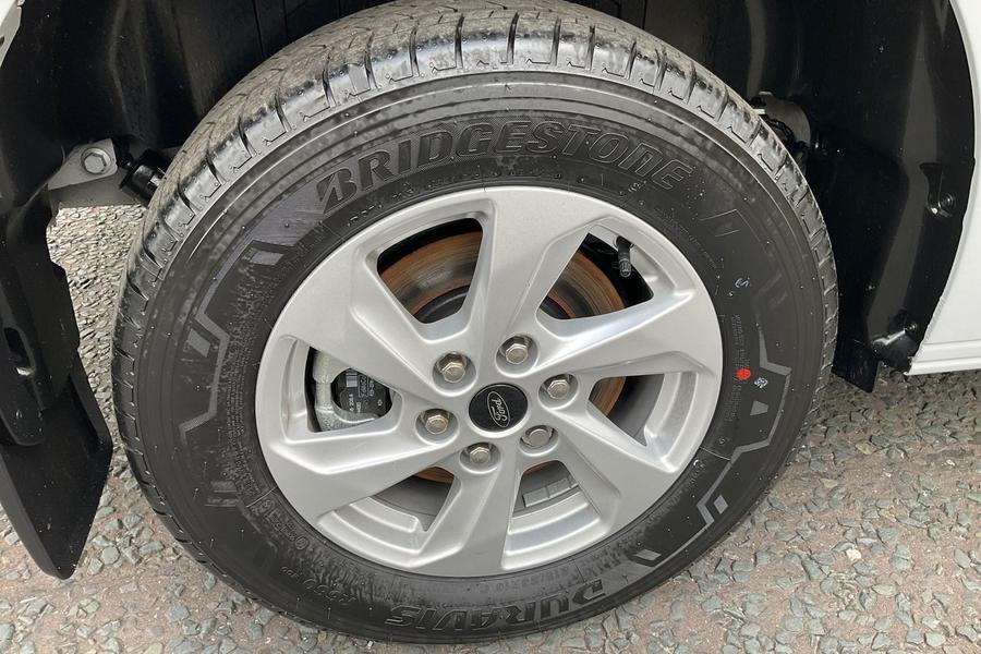 Ford E-TRANSIT CUSTOM Photo c39b9684-004c-4ad8-9694-aca9322dd086.jpg