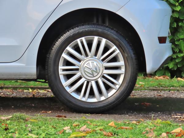 Used Volkswagen up! FG17MWA 8