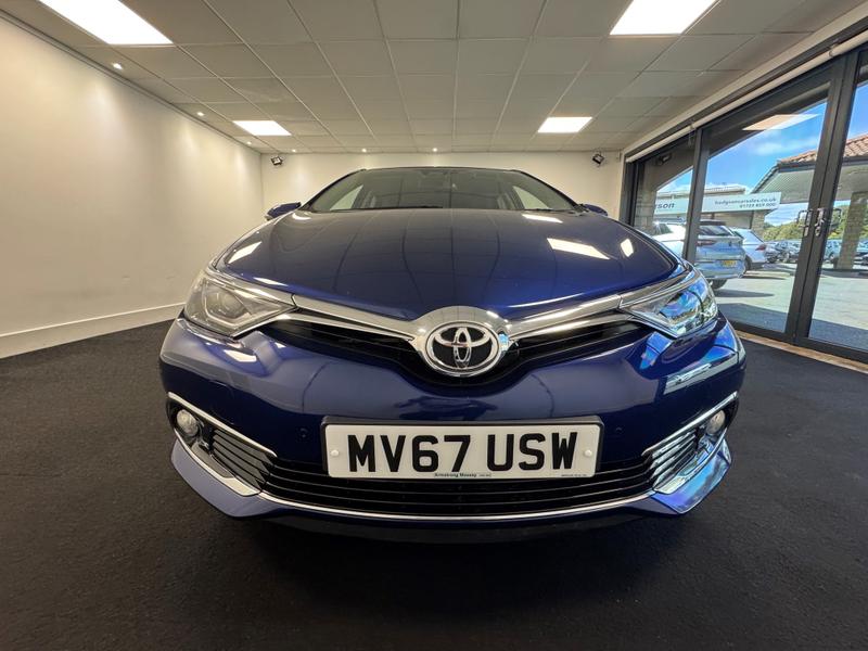 Toyota Auris Photo c3baf82f-227e-4bf9-968a-423eb9ee66cd.jpg