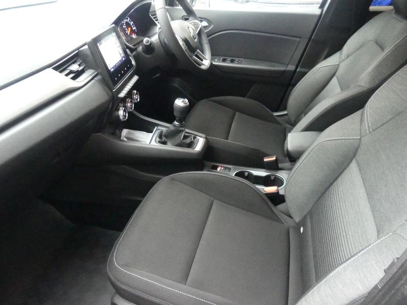 Renault Captur Photo c3d79bc0-94e6-4df2-84ff-3d840ab4ba62.jpg