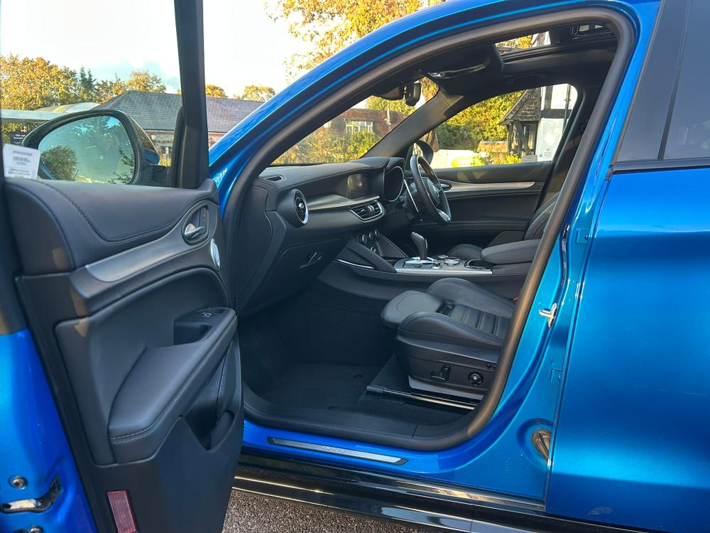 Used Alfa Romeo Stelvio EU74RFX 29