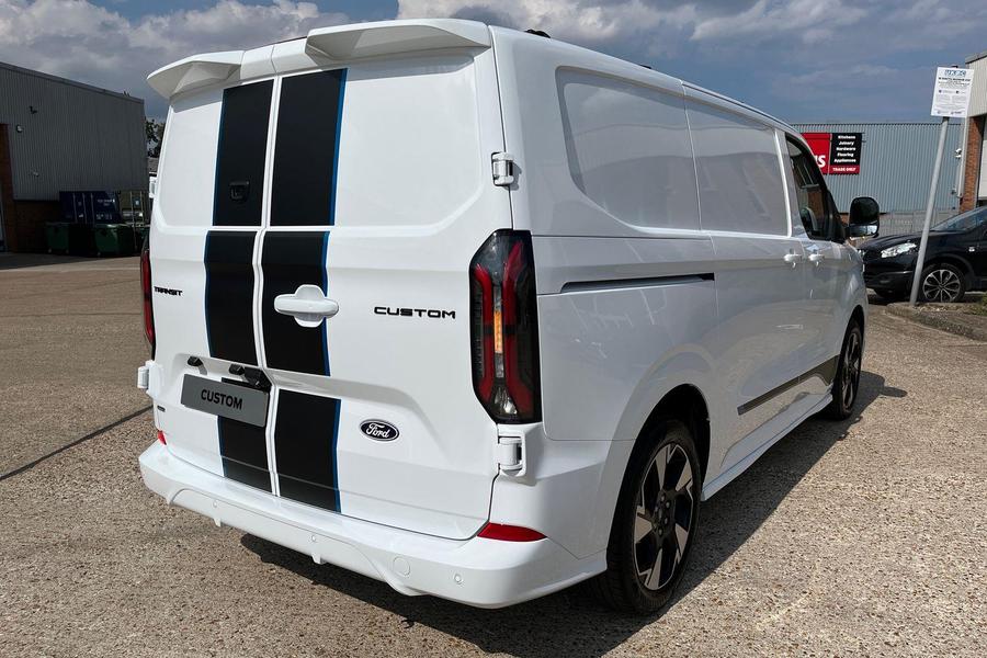 Ford TRANSIT CUSTOM Photo c3e8c5b2-6130-4014-b4b0-ee99f5d2615c.jpg