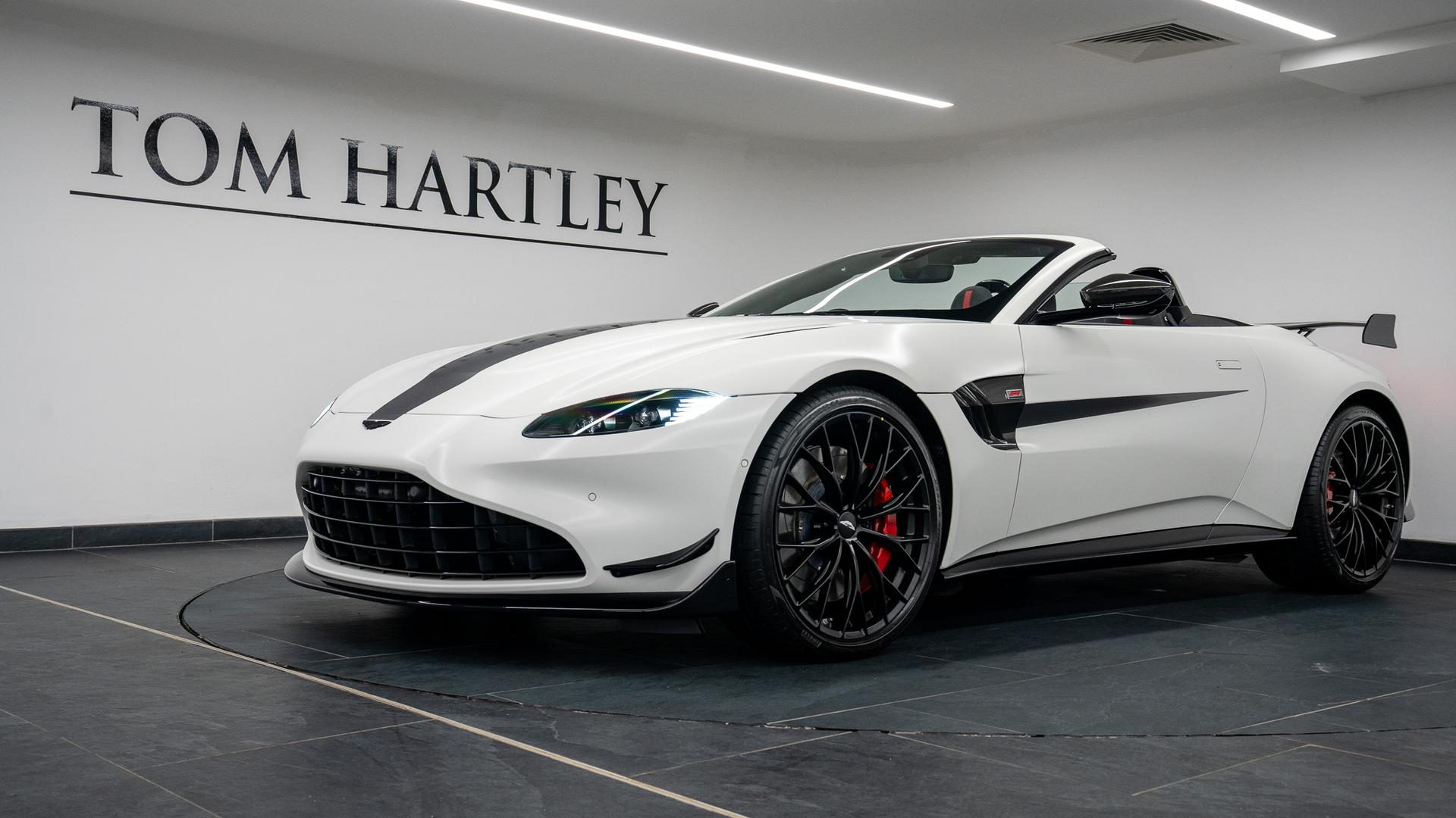 Aston Martin Vantage Photo c3efeaa1-6e65-4dfa-8dfb-667916d090d0.jpg