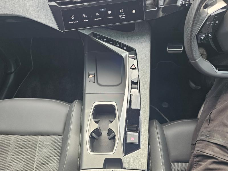 2025 25 PEUGEOT 5008