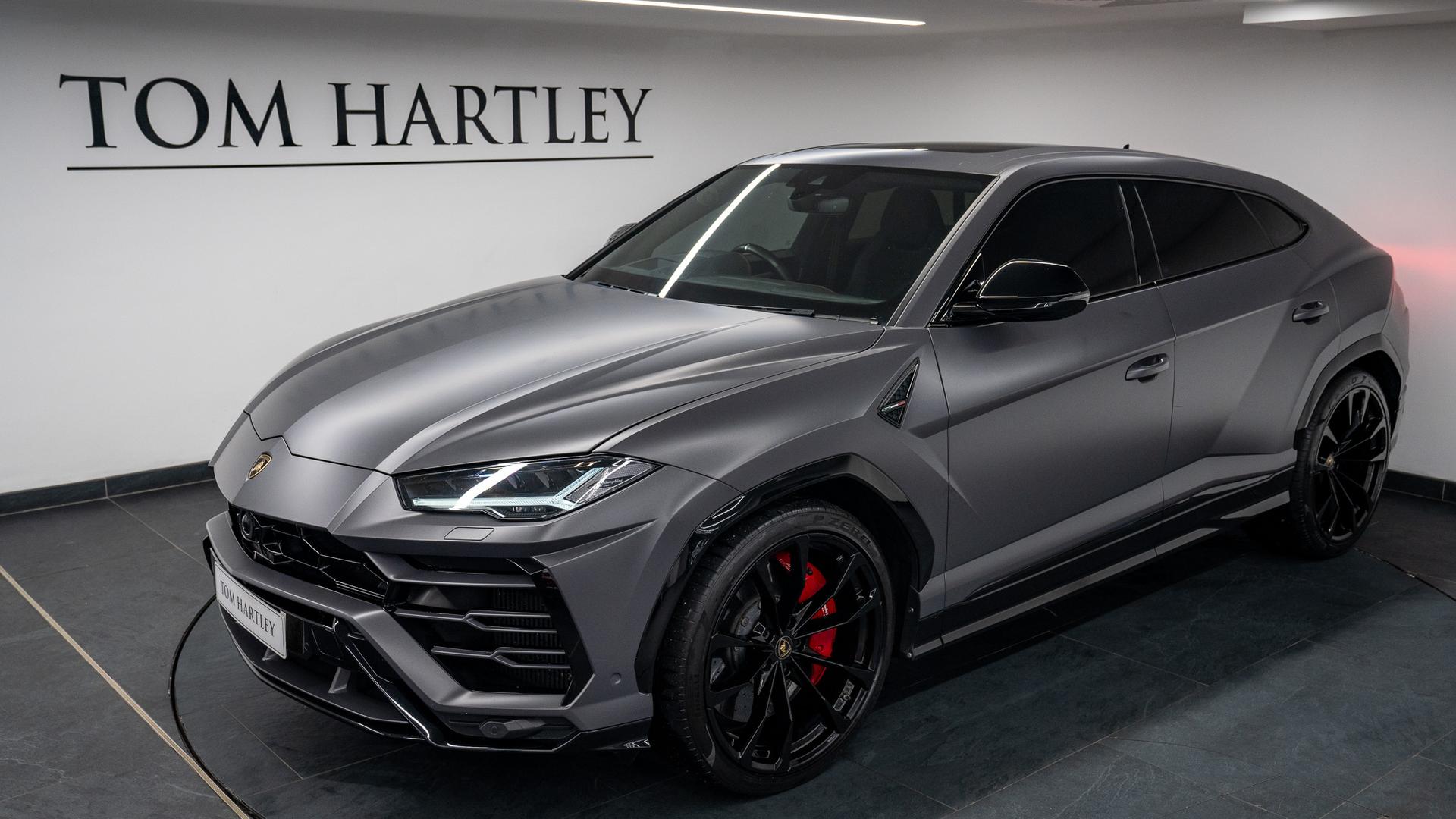 LAMBORGHINI Urus Photo c4041ade-6937-414d-854e-3b8e35cda477.jpg