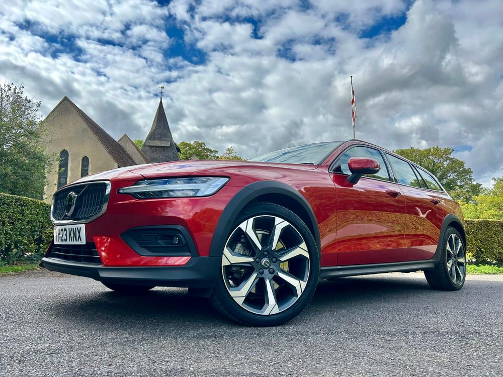 Used Volvo V60 Cross Country YM23KNX 2