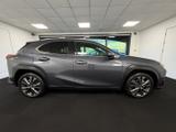 Lexus UX Photo 3